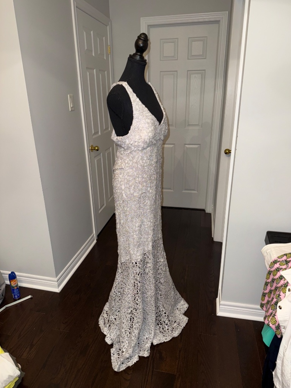 White floor length down - size L - Picture 2 of 4
